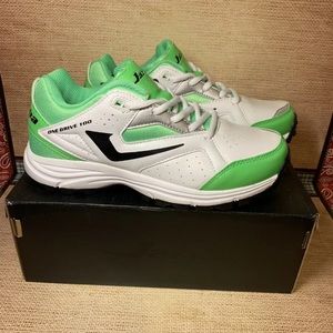 🎉ON SALE🎉Jazba OneDrive 100 Youth Cricket Turf WhiteSneaker